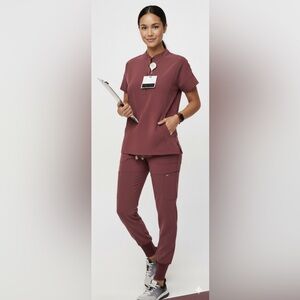 Women's Figs Scrub Set in Dark Cherry